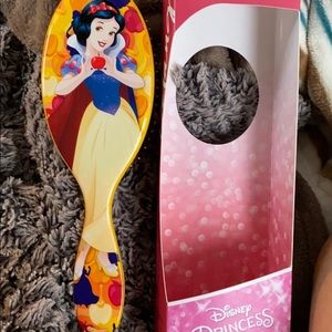 Authentic Disney WET brush snow white sold
